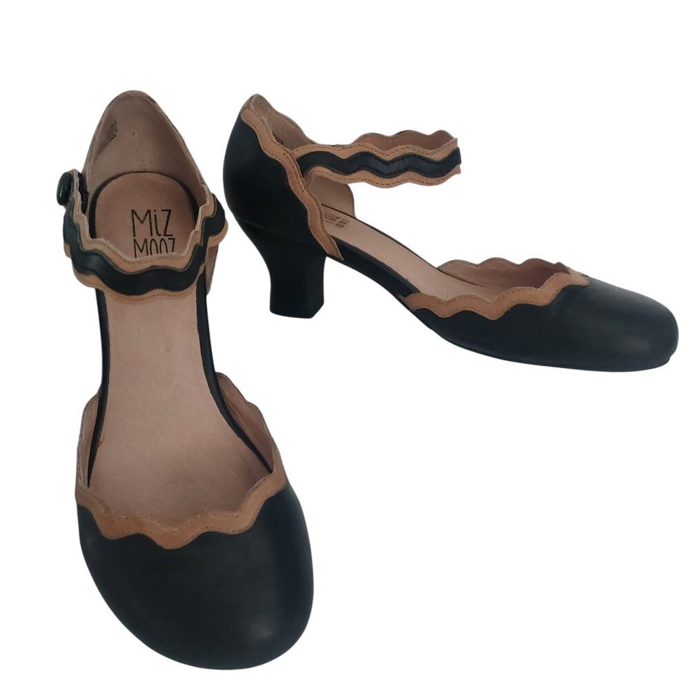 Miz Mooz Troian Pumps Leather Navy Beige Scalloped Edge Retro GUC - Picture 13 of 13